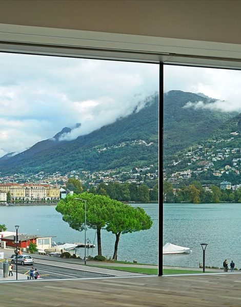 Panorama_sur_la_ville_depuis_le_musée_d'art_(LAC,_Lugano,_Suisse)_(21783614270)